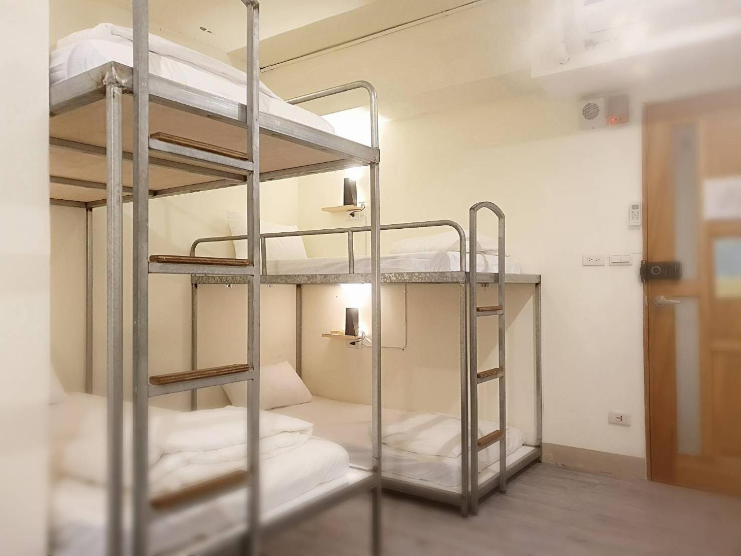 Cozy Capsule hotel